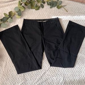 Logan fit Banana Republic trousers, size 2P.